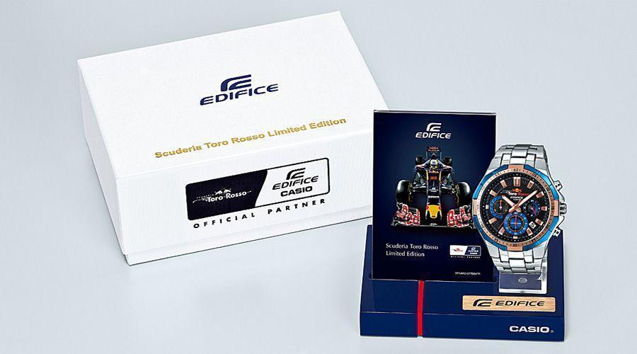 Casio EFR-554TR-2A мужские часы застежка крупным планом