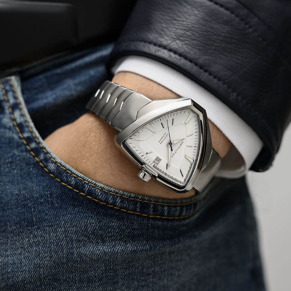 Hamilton Hamilton Ventura Elvis80 Quartz H24505111, ventura швейцария мужские часы на браслете нержавеющая сталь боковой вид