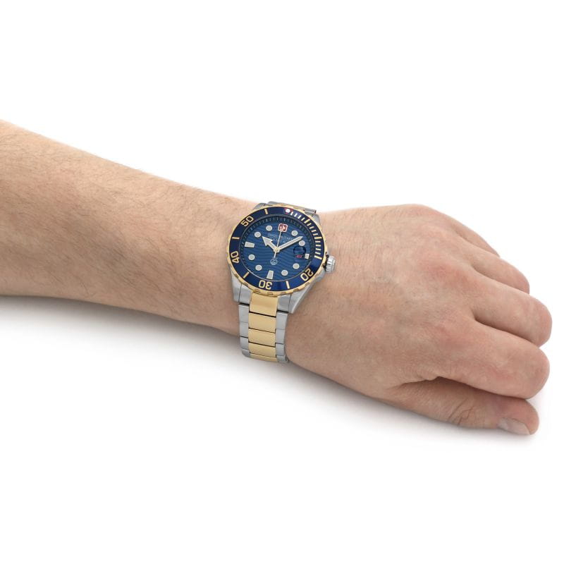 Swiss Military Hanowa Swiss Military Hanowa Offshore Diver II SMWGH2200360,  швейцария мужские часы на браслете нержавеющая сталь с ip-покрытием боковой вид
