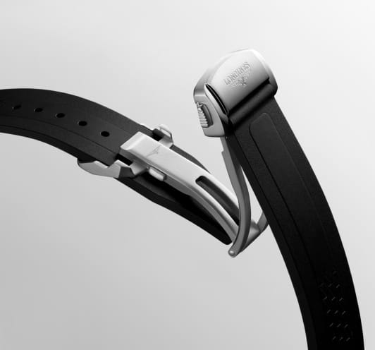 Longines Longines Conquest L3.830.4.52.9 , наручные мужские часы фото под углом