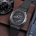 Casio Casio G-Shock GMA-P2100BB-1ADR (GMA-P2100BB-1A) электронные женские часы часы, крупный план черный циферблат