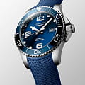 Бежевый Longines Longines HydroConquest L3.781.4.96.9 на белом фоне — вид анфас
