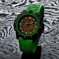 Luminox XL.3337 наручные мужские часы застежка крупным планом