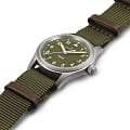Hamilton Hamilton Khaki Field Quartz 33mm H69301960  наручные мужские часы фото под углом.