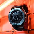 Casio GMA-P2100BB-1ADR наручные женские часы застежка крупным планом