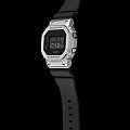 Часы Casio G-Shock GM-5600U-1DR фото 4