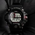 Casio GW-9400-1E наручные мужские часы застежка крупным планом