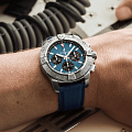 Часы Breitling Avenger B01 Chronograph 44 AB0147101C1X1 фото 4